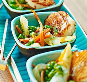Grilled Scallops with Endive, Carrot & Pea Salad
