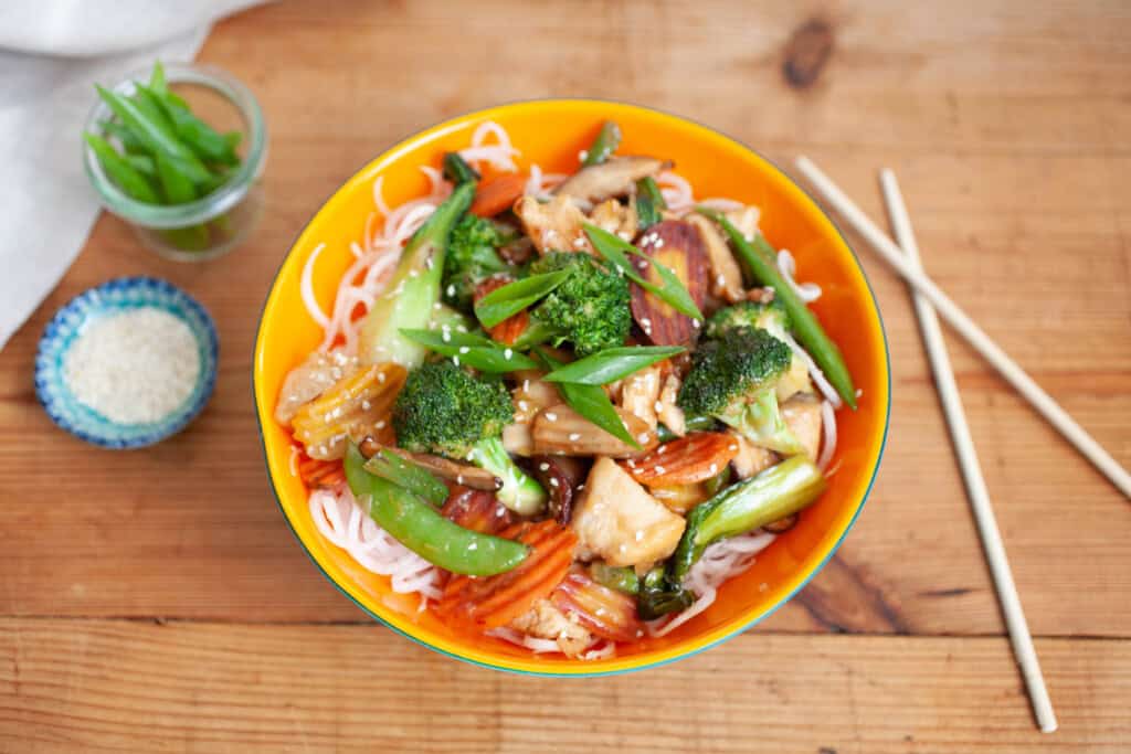 Carrot Chip Stir Fry with Daikon Noodles and Chicken